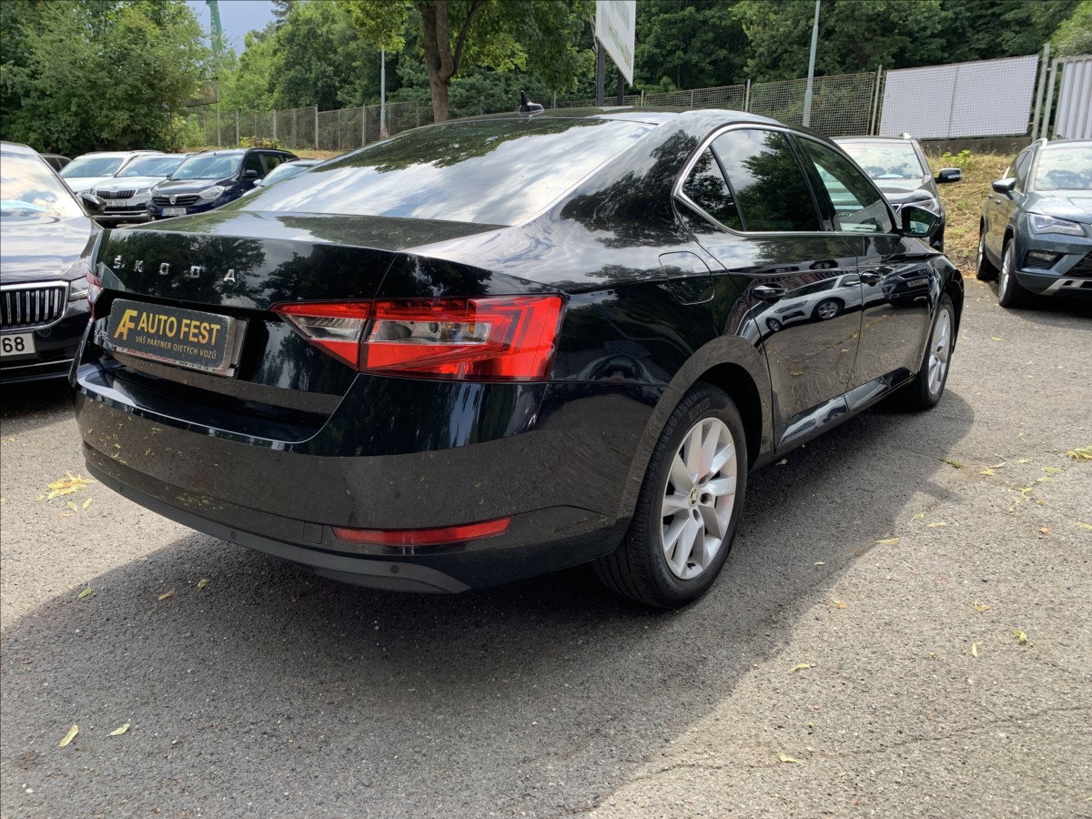Škoda Superb