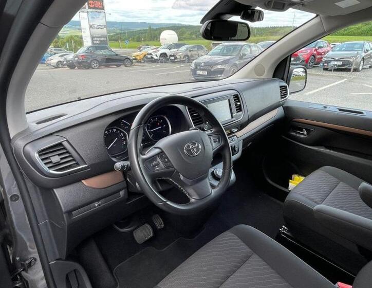 Toyota ProAce Verso 11