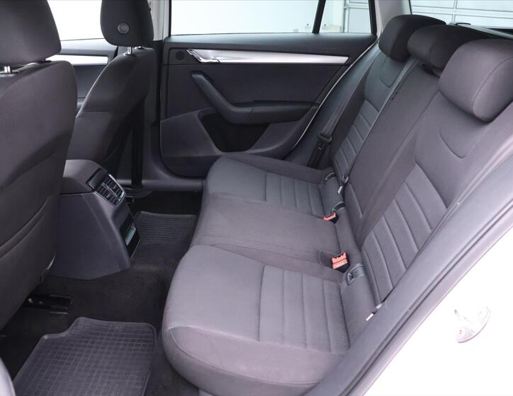 Škoda Octavia 16