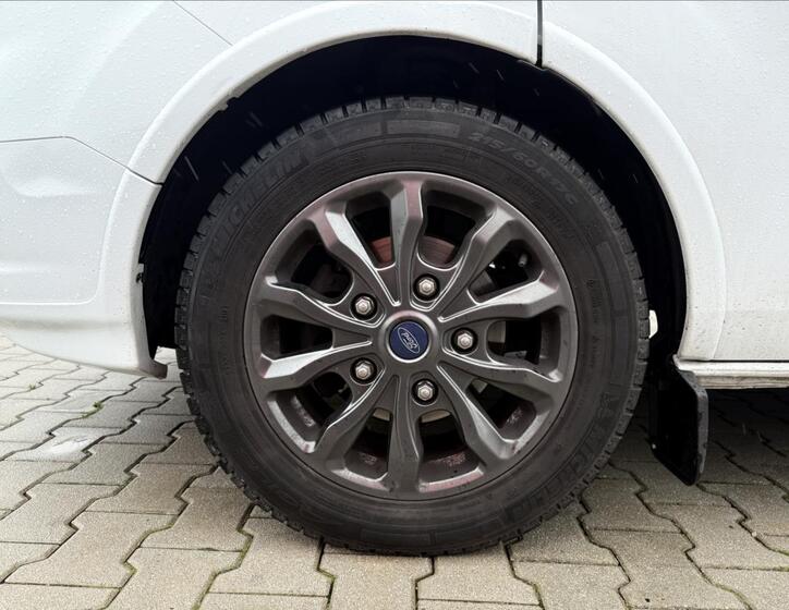 Ford Tourneo Custom 10