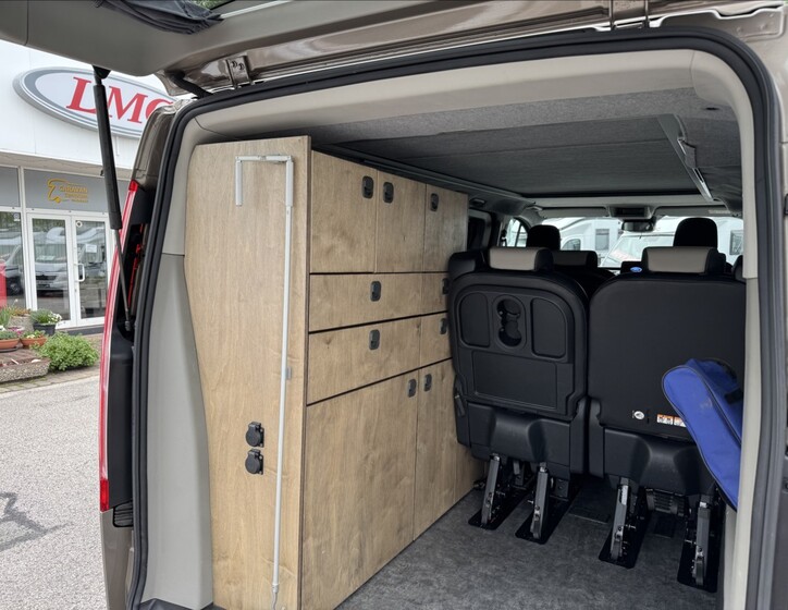 Ford Tourneo Custom 7