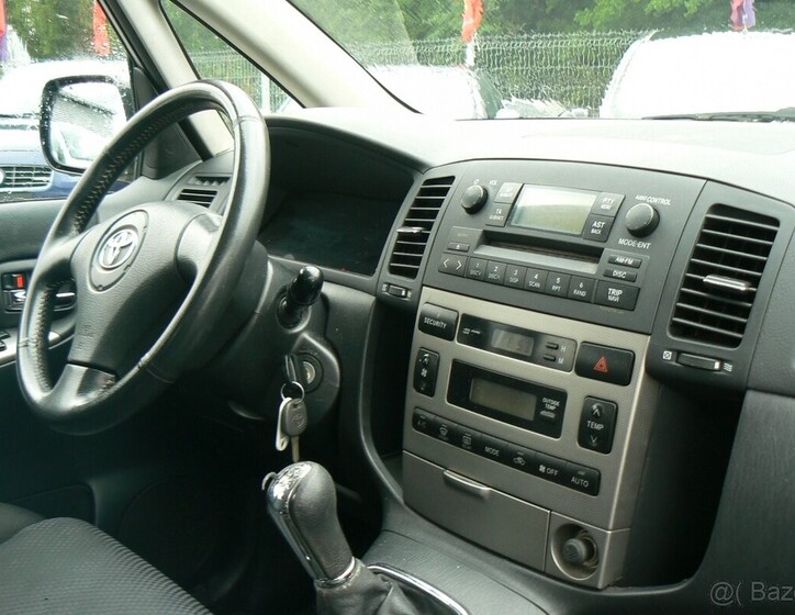Toyota Corolla Verso 11