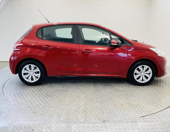 Peugeot 208 21