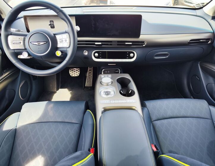 Hyundai Genesis 17