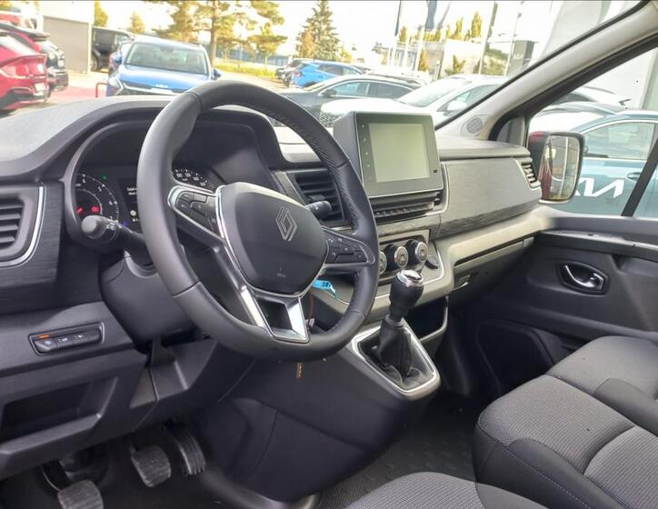 Renault Trafic 8