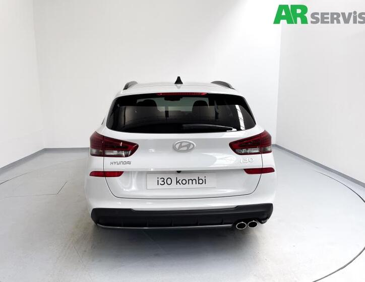 Hyundai i30 4