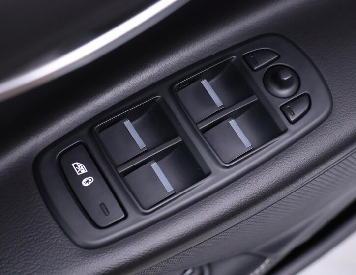 Jaguar XE 18