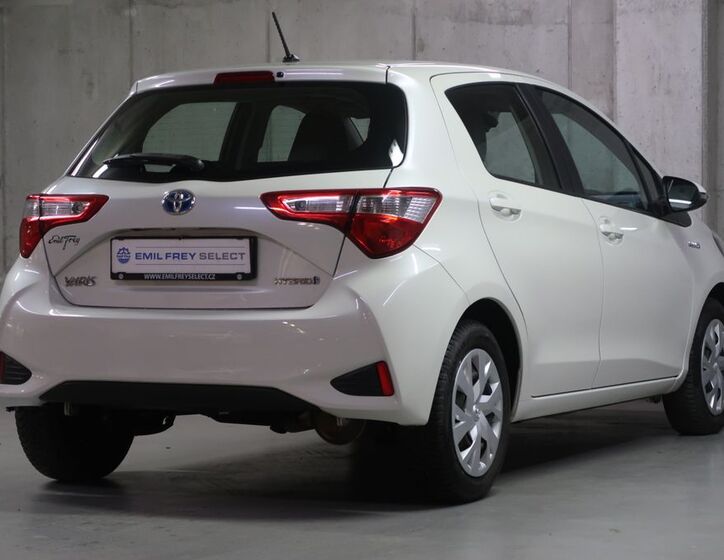 Toyota Yaris 5