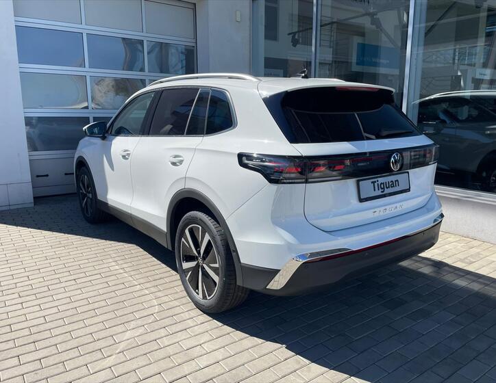Volkswagen Tiguan 7