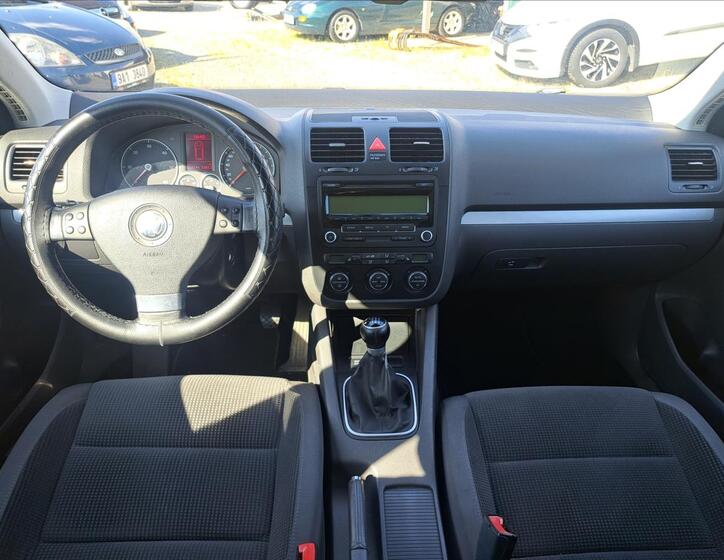 Volkswagen Golf 10