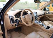 Porsche Cayenne 7