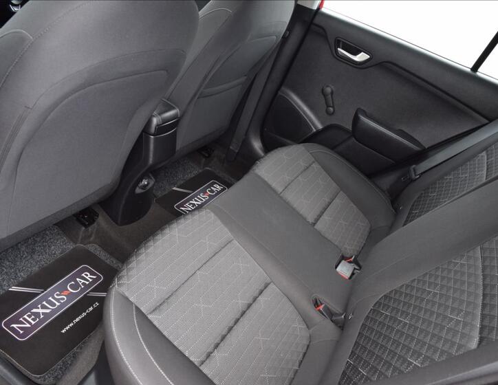 KIA Rio 18