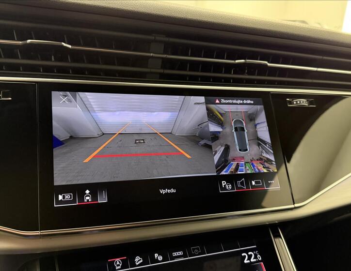 Audi Q8 21