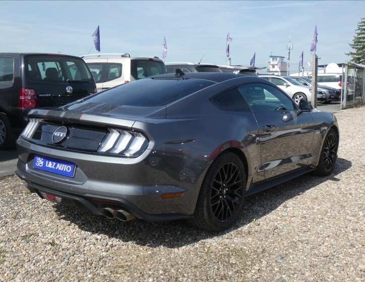 Ford Mustang 4