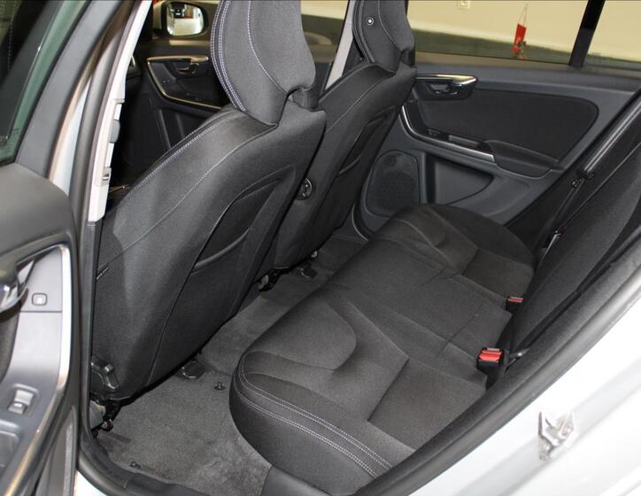 Volvo V60 12