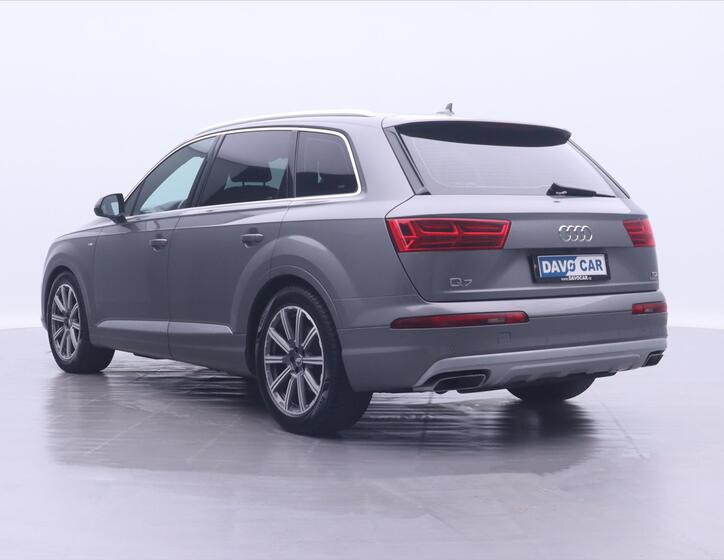 Audi Q7 5