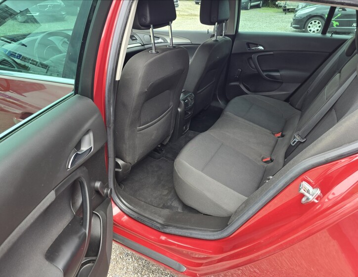 Opel Insignia 9