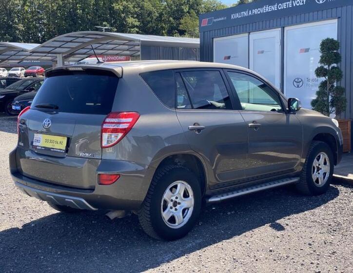 Toyota RAV4 6