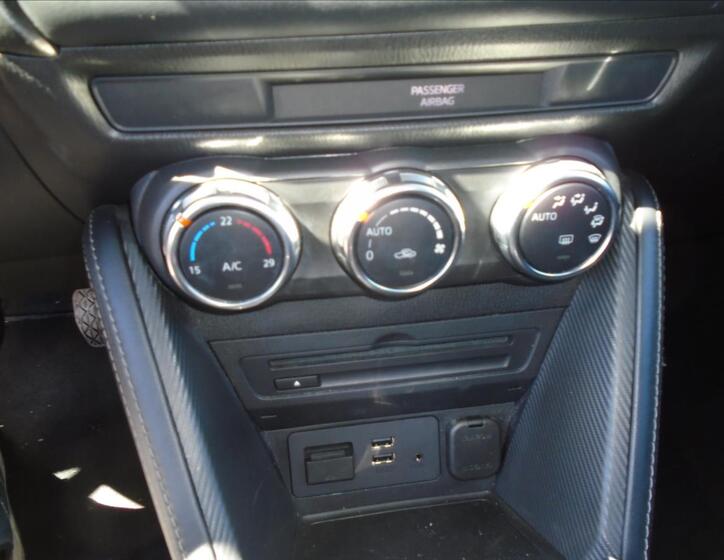 Mazda 2 31