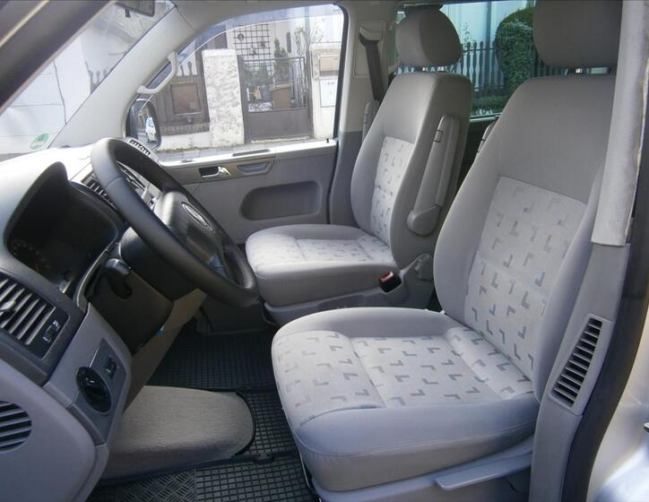 Volkswagen Multivan 12
