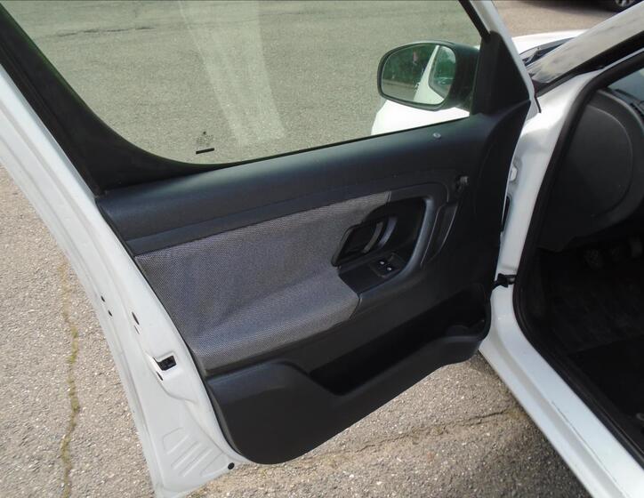 Škoda Roomster 9