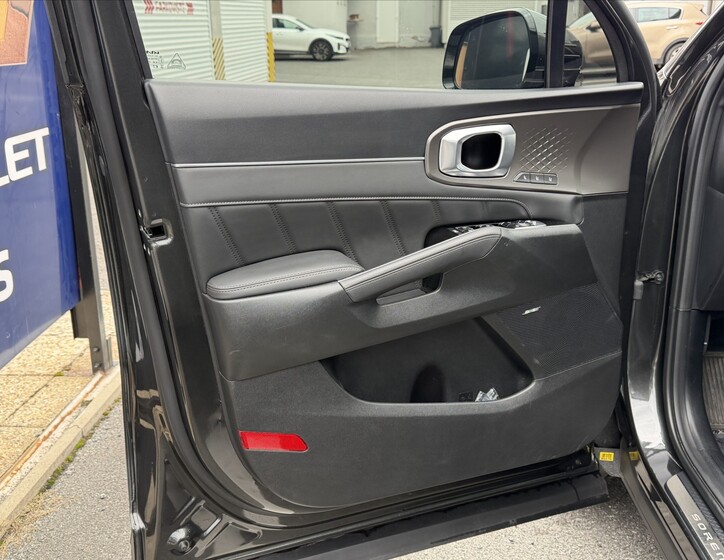 KIA Sorento 8