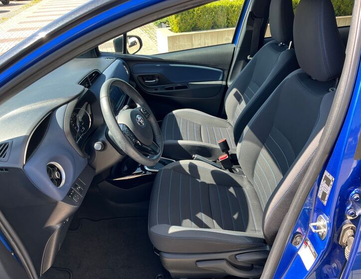 Toyota Yaris 13