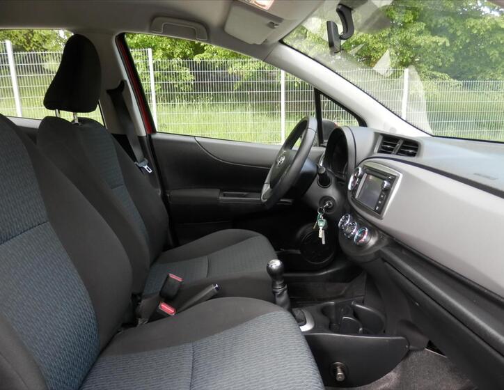 Toyota Yaris 13