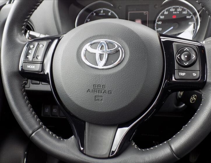 Toyota Yaris 15