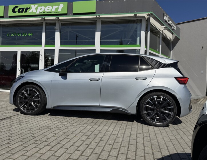 Cupra Born 5