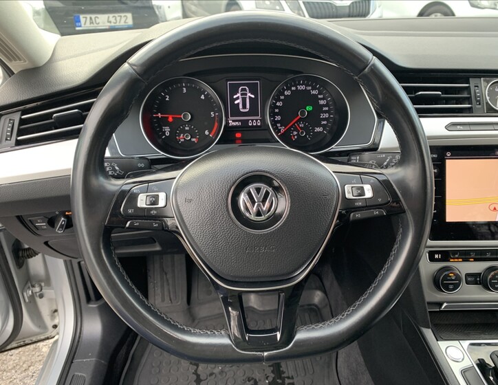 Volkswagen Passat 10