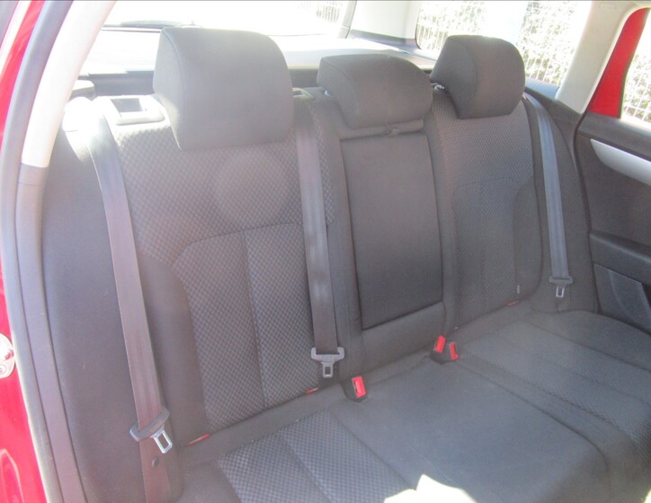 Volkswagen Passat 25