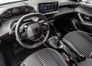Peugeot 2008 8