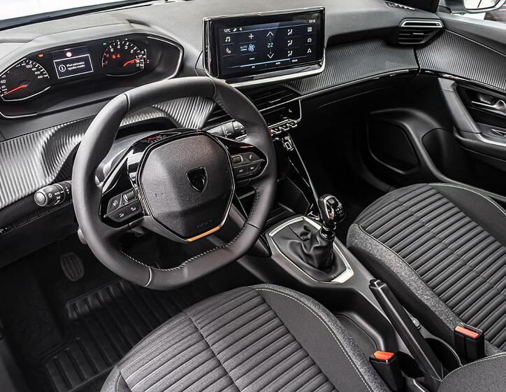 Peugeot 2008 8