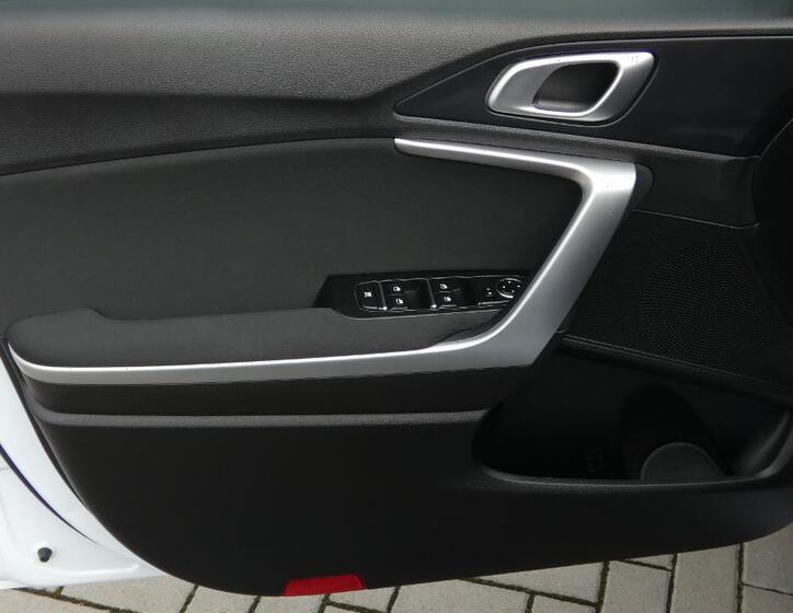 KIA Ceed 8