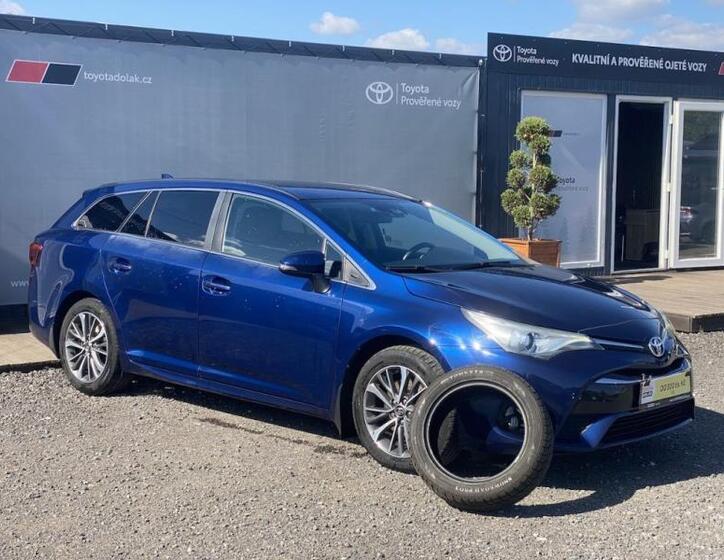 Toyota Avensis 1