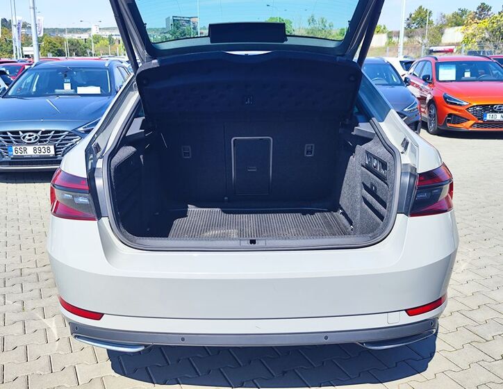 Škoda Superb 9