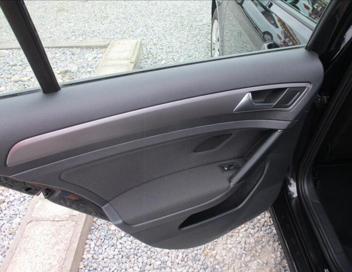 Volkswagen Golf 15