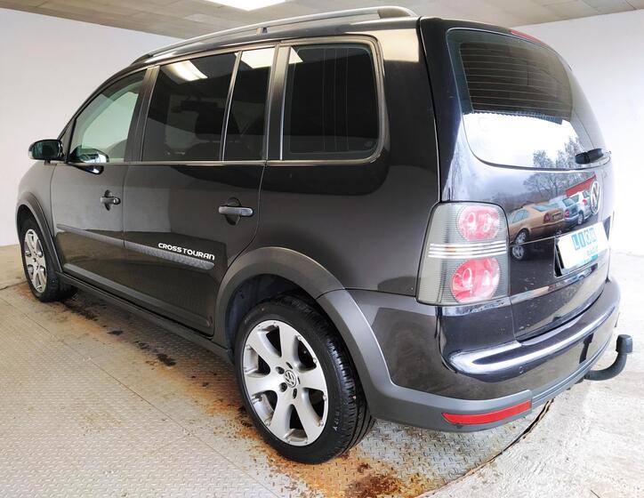 Volkswagen Touran 5