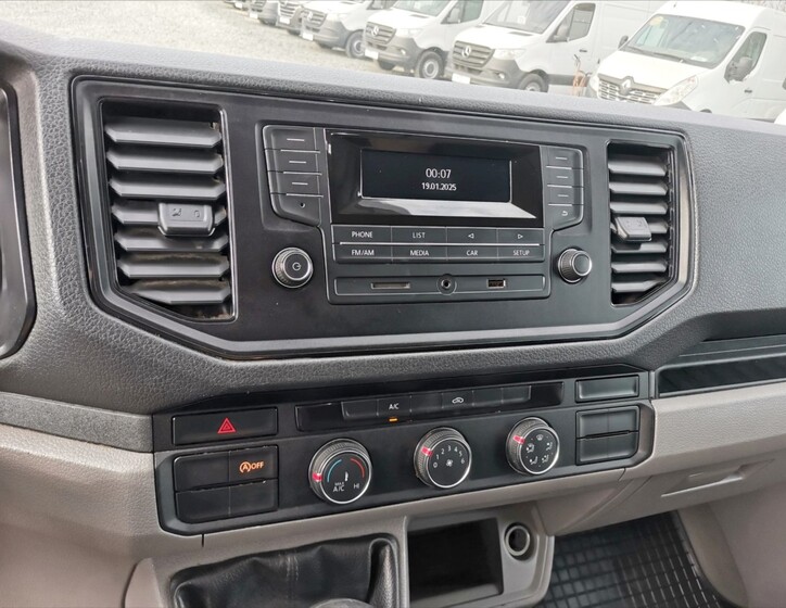 Volkswagen Crafter 9