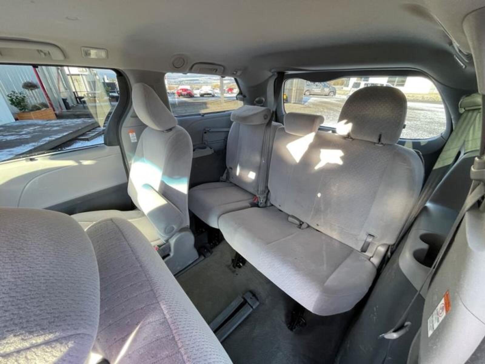 Toyota Sienna 12