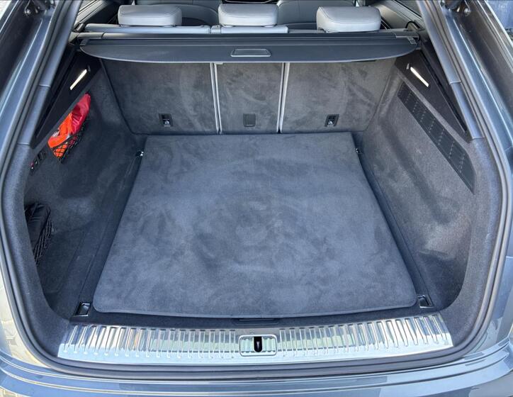 Audi Q8 12