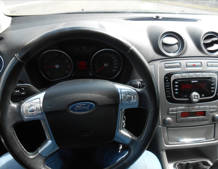 Ford Mondeo 24
