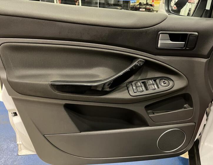 Ford Kuga 13