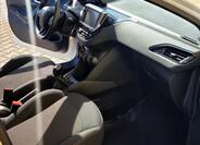 Peugeot 208 22