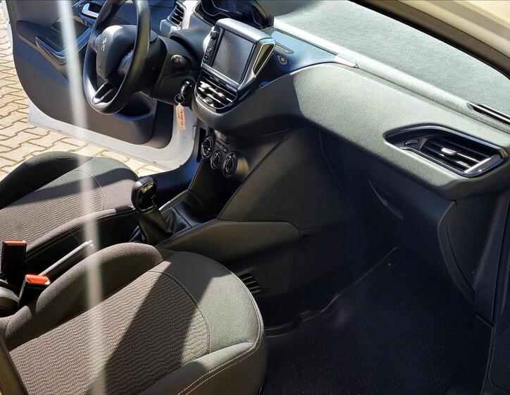 Peugeot 208 22
