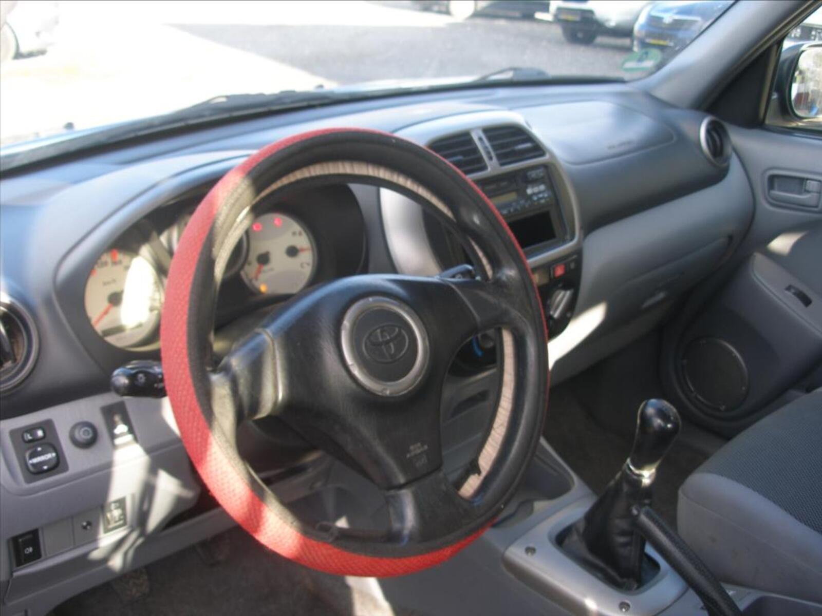 Toyota RAV4 5