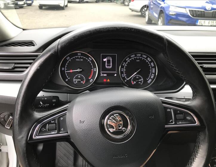 Škoda Superb 13