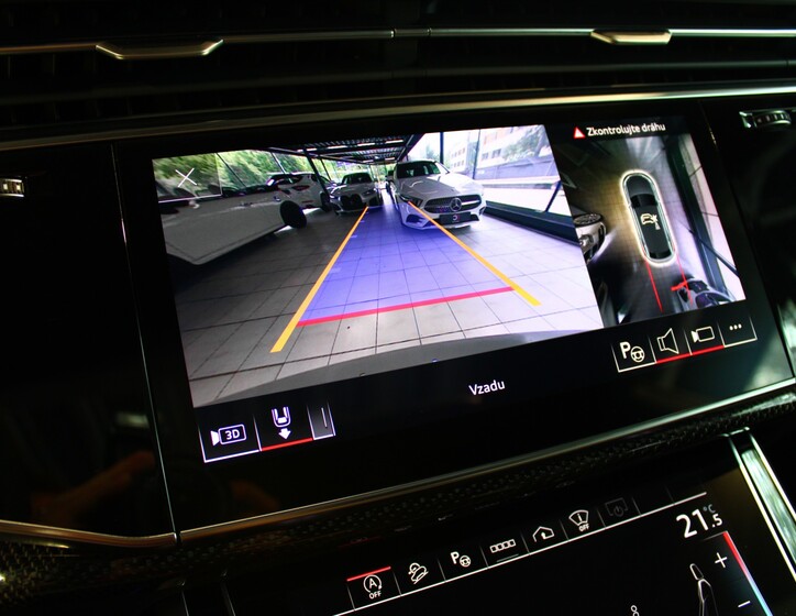 Audi SQ8 20