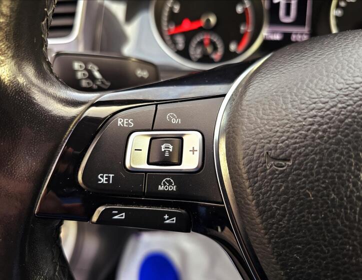 Volkswagen Golf 13